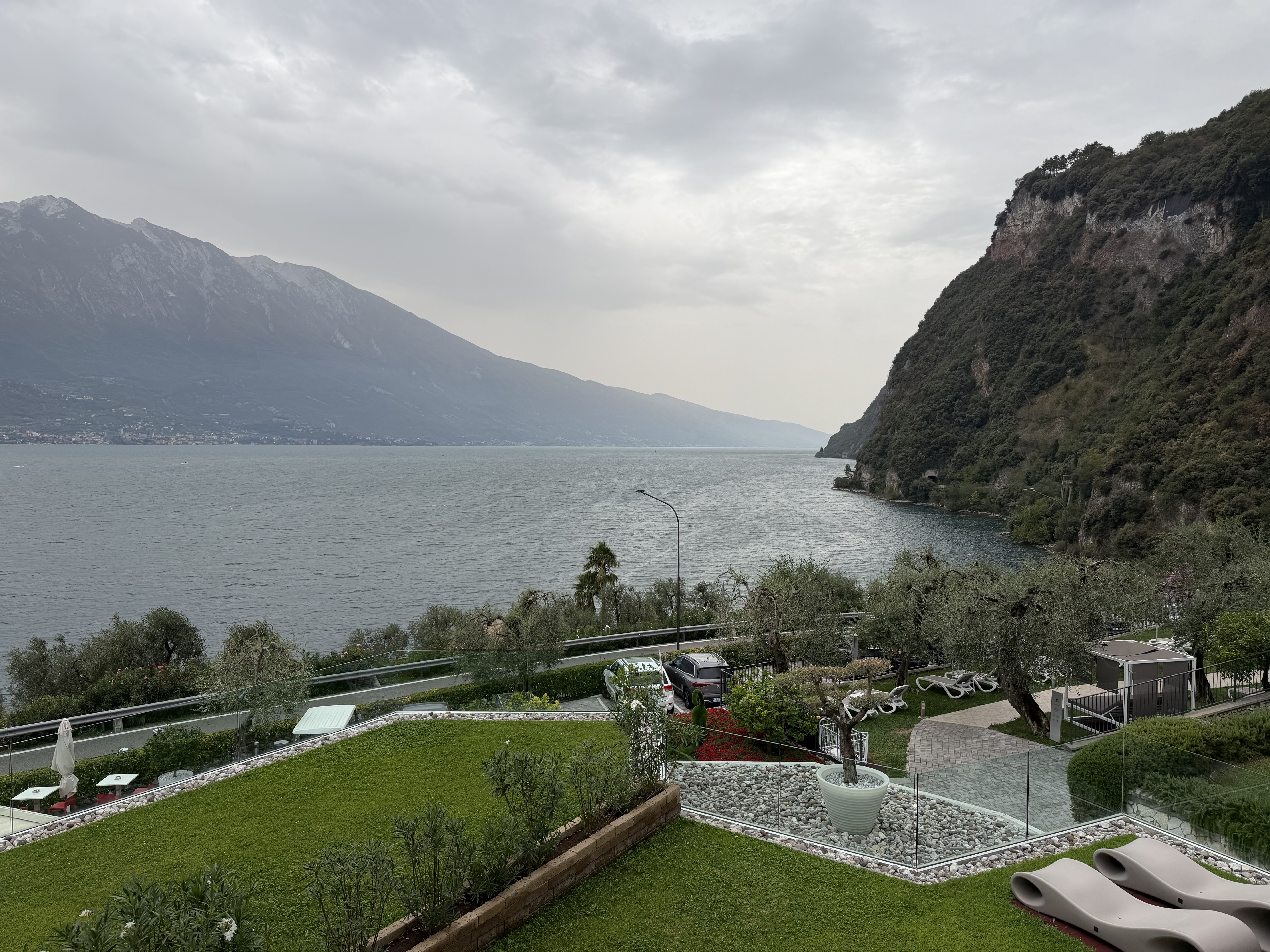 Letzter Blick auf den Gardasee vom Garten aus, bevor gepackt wurde