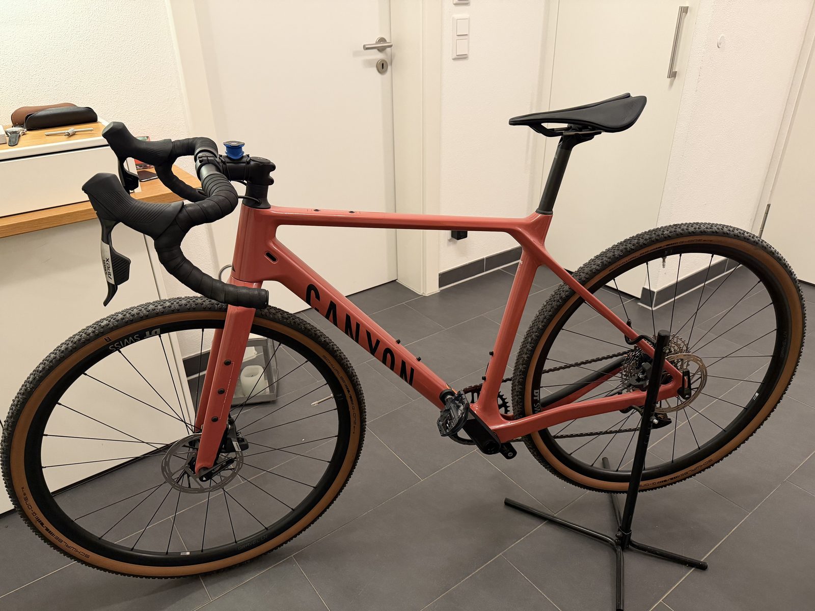 Canyon Grizl CF SL 6 AXS im Montageständer