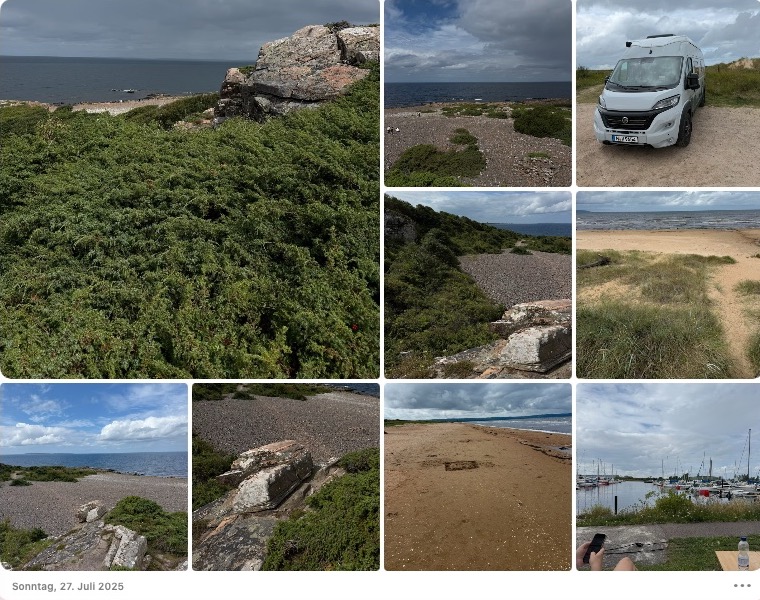 Felsen, Dünen und Camper an der schwedischen Westküste