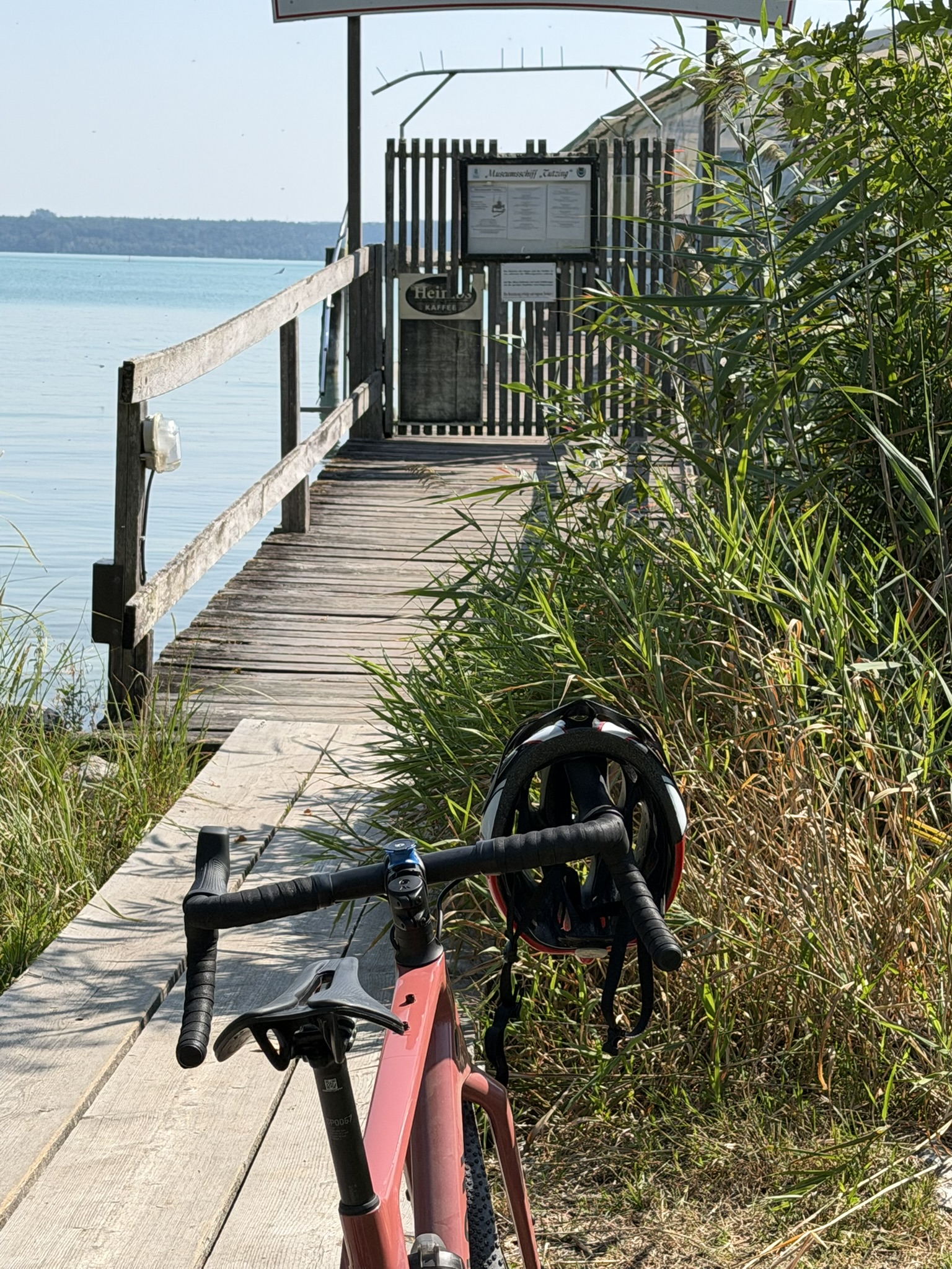 Rennrad am Steg beim Museumsschiff Tutzing, Starnberger See