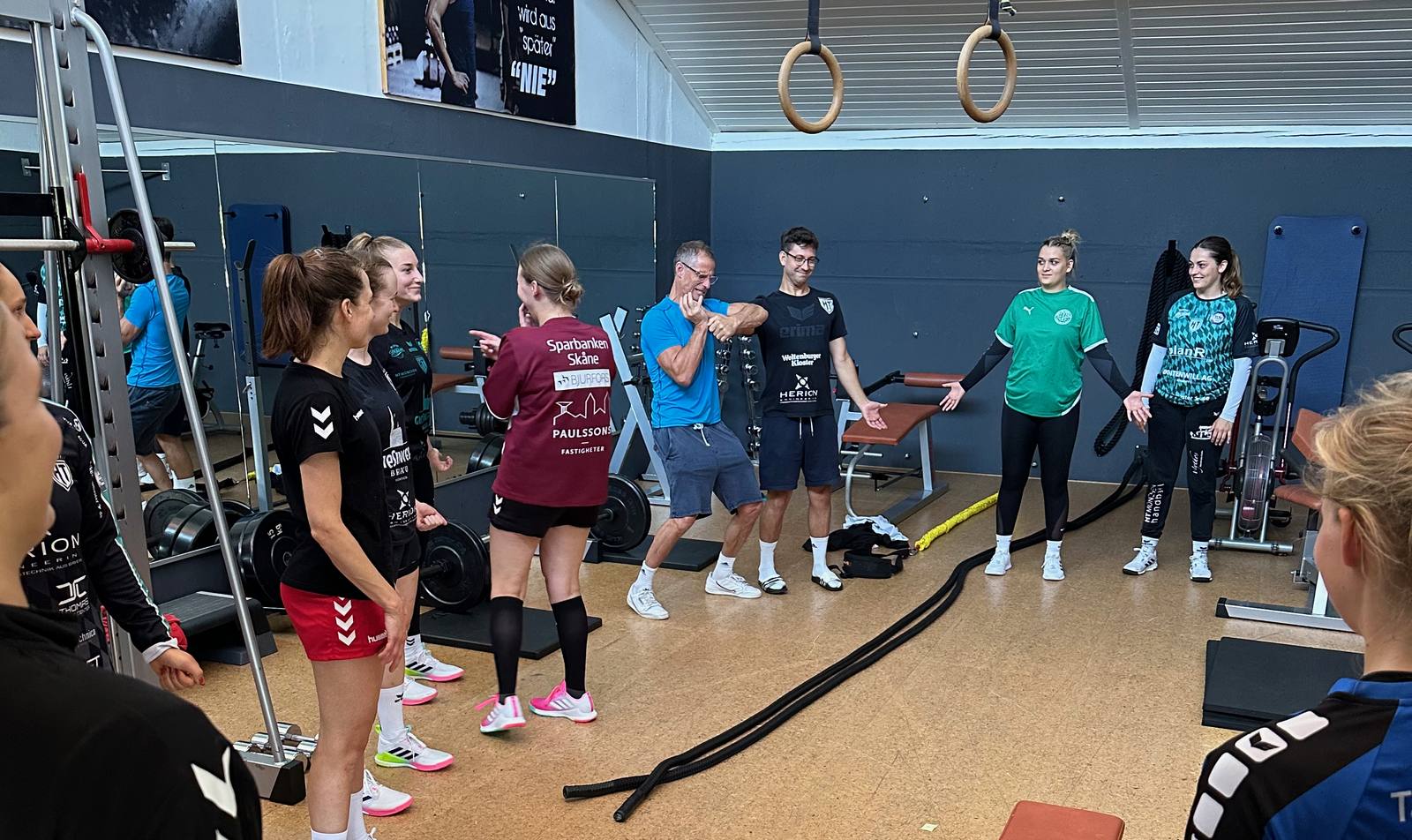 Mannschaft im Athletiktraining
